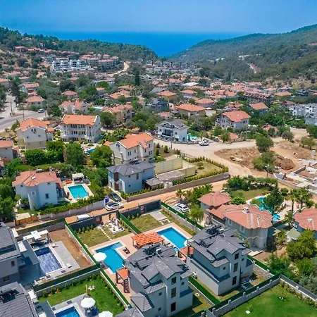 Luxurylifevillas 5-6 Вилла *